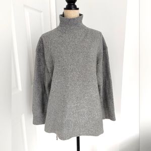 H & M grey sweater